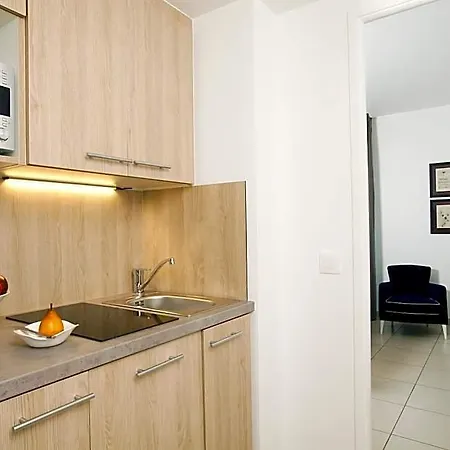 מלון דירות Residhome 3*